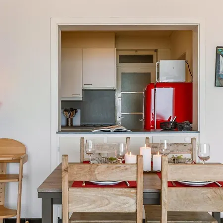 Charming With Frontal Seaview Apartment Ostend
