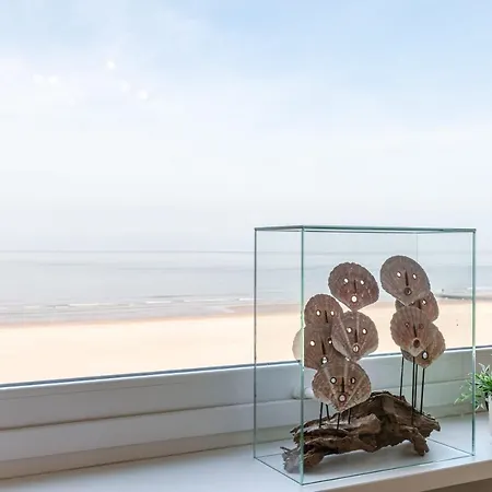 Charming With Frontal Seaview Apartment