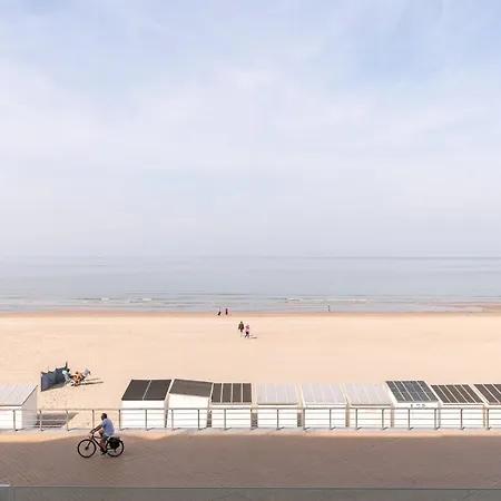 Apartment Charming With Frontal Seaview