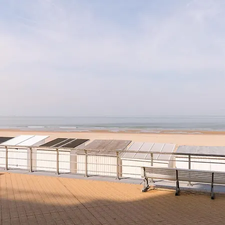 Charming With Frontal Seaview * Ostend